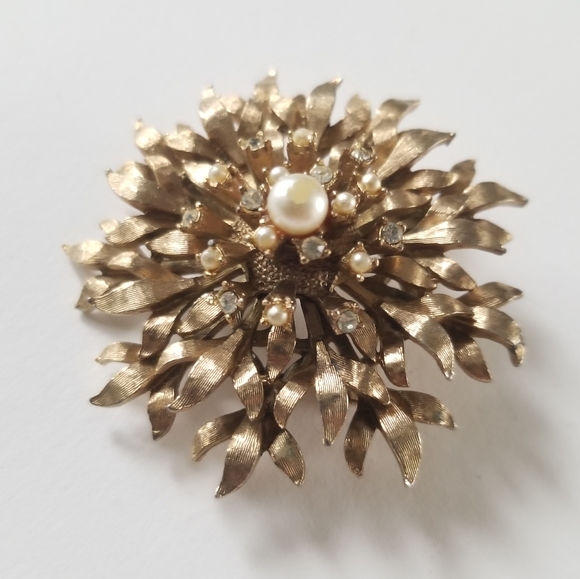 Flower Brooch with Seed Pearls and Stones - Picture 5 of 9
